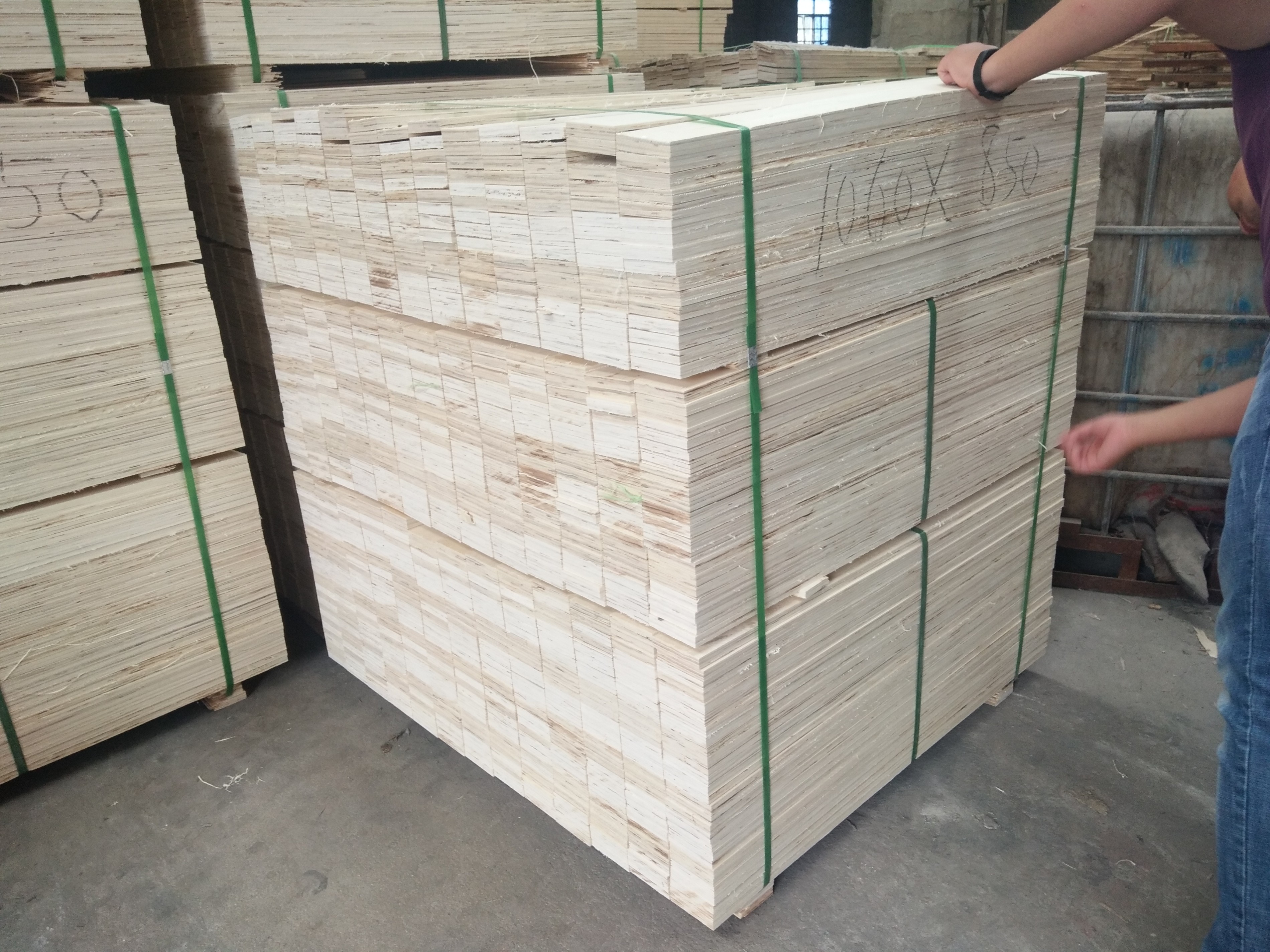 packing LVL slats poplar core LVL timber